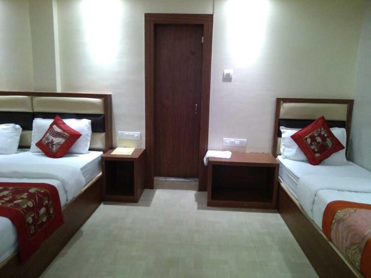 Rk Hotel-Near Grant Road Railway Station Βομβάη Εξωτερικό φωτογραφία