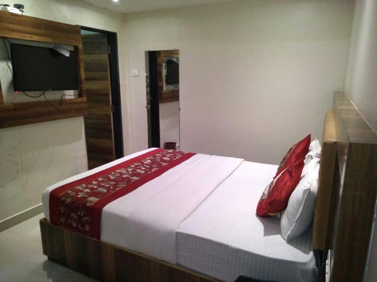 Rk Hotel-Near Grant Road Railway Station Βομβάη Εξωτερικό φωτογραφία