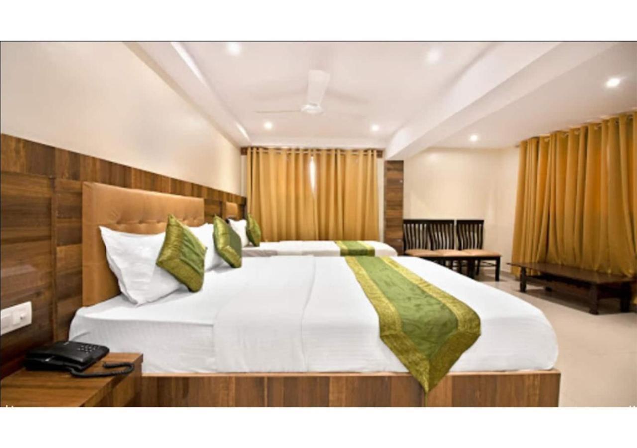 Rk Hotel-Near Grant Road Railway Station Βομβάη Εξωτερικό φωτογραφία