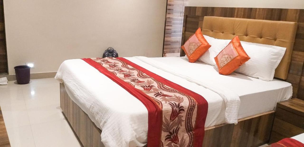 Rk Hotel-Near Grant Road Railway Station Βομβάη Εξωτερικό φωτογραφία