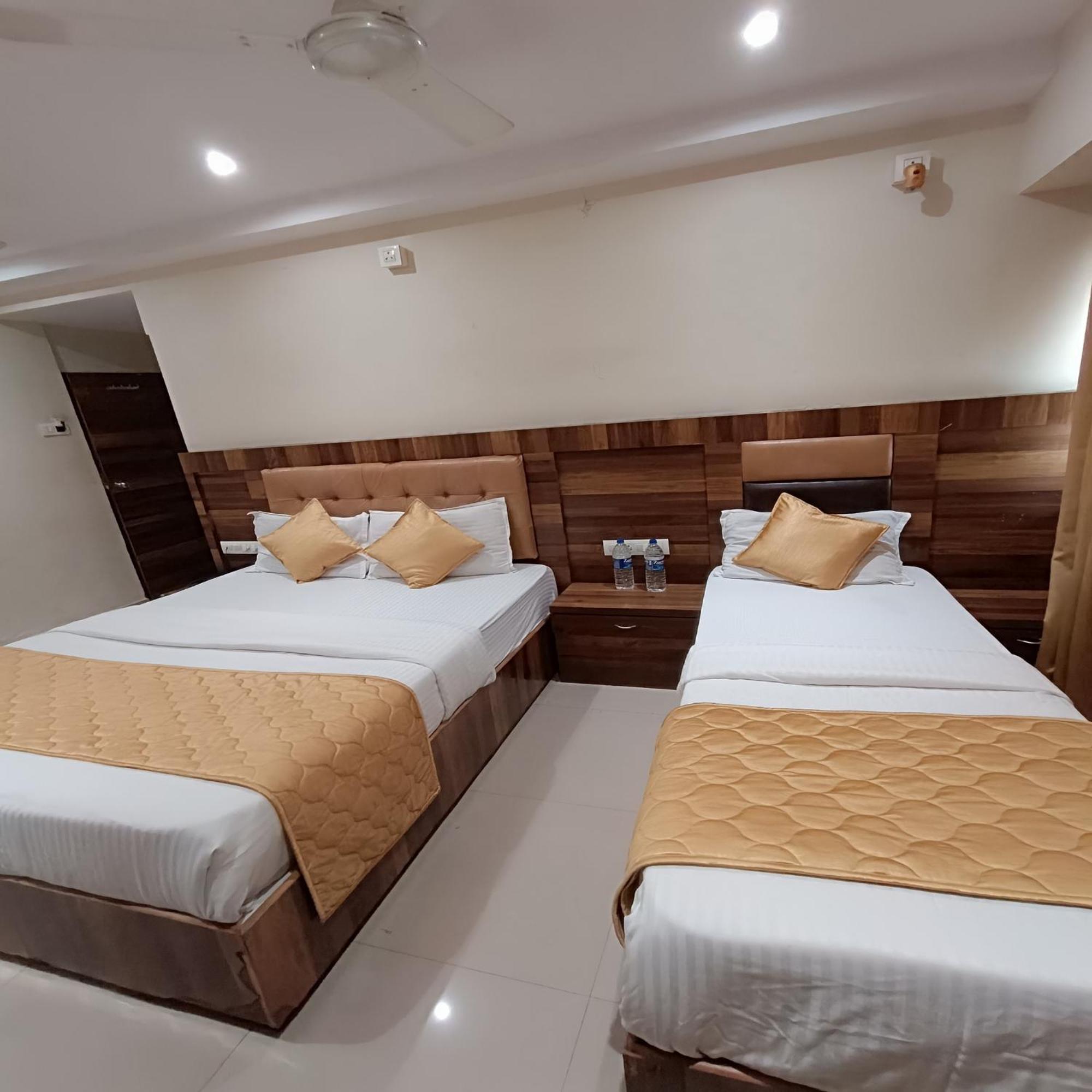 Rk Hotel-Near Grant Road Railway Station Βομβάη Εξωτερικό φωτογραφία