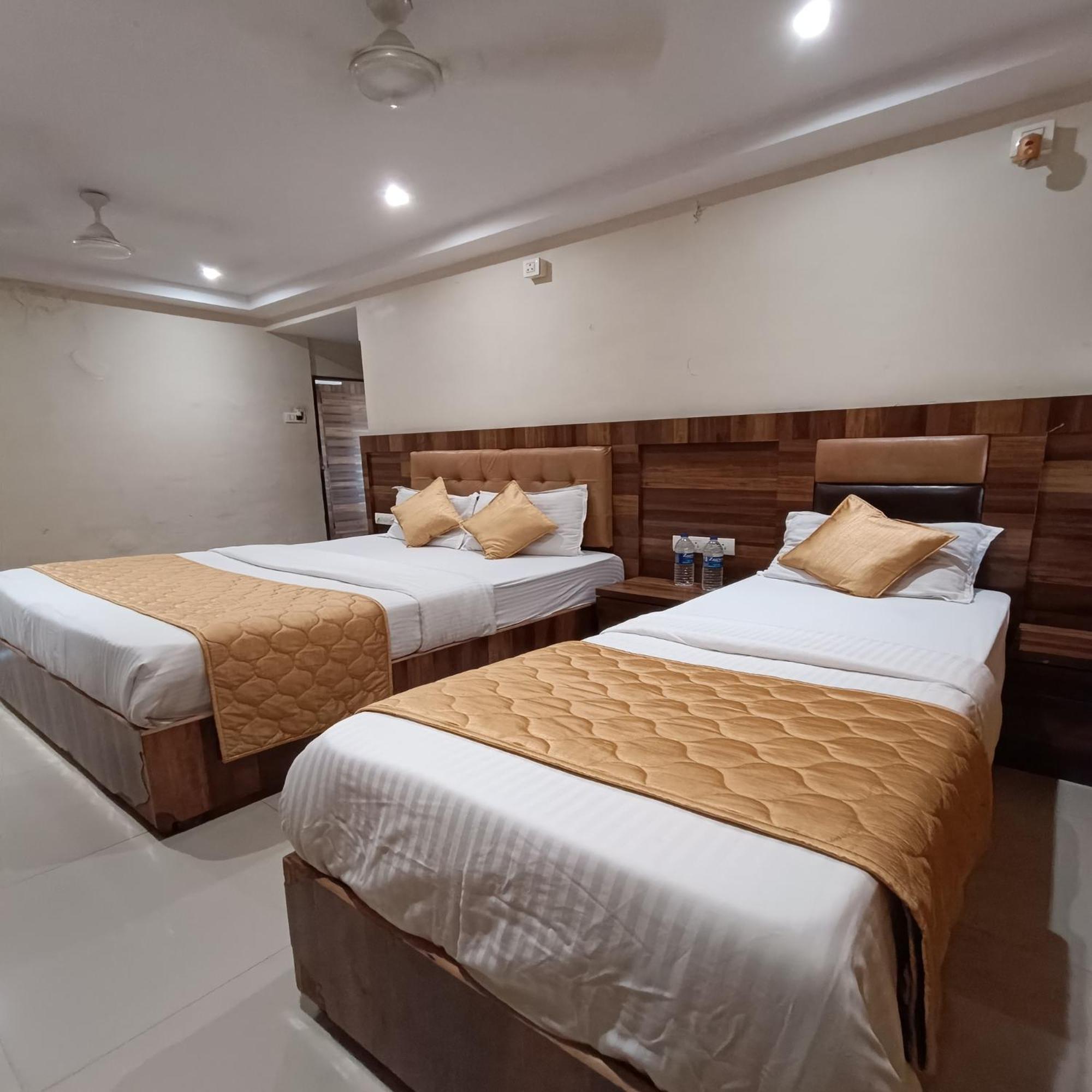 Rk Hotel-Near Grant Road Railway Station Βομβάη Εξωτερικό φωτογραφία