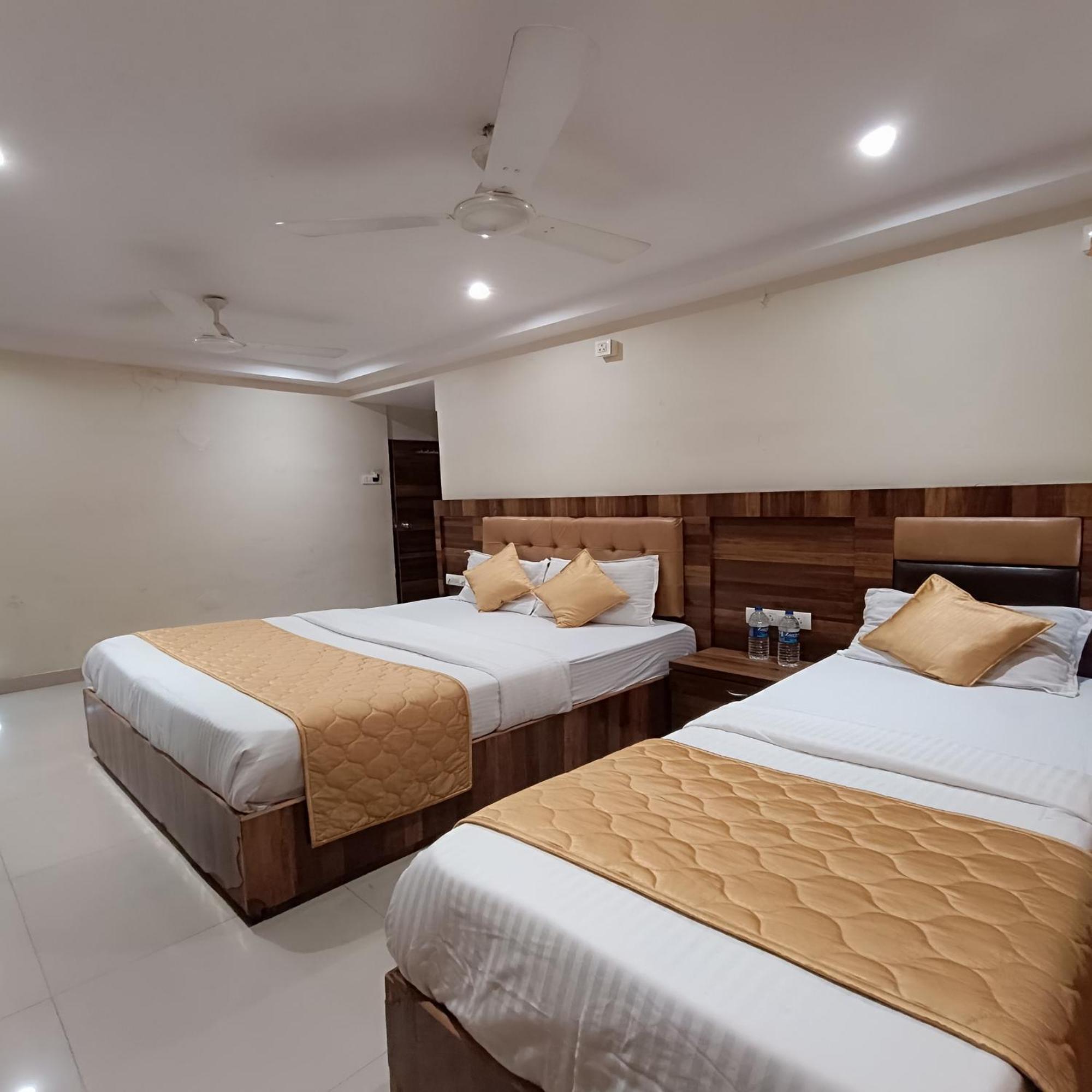 Rk Hotel-Near Grant Road Railway Station Βομβάη Εξωτερικό φωτογραφία