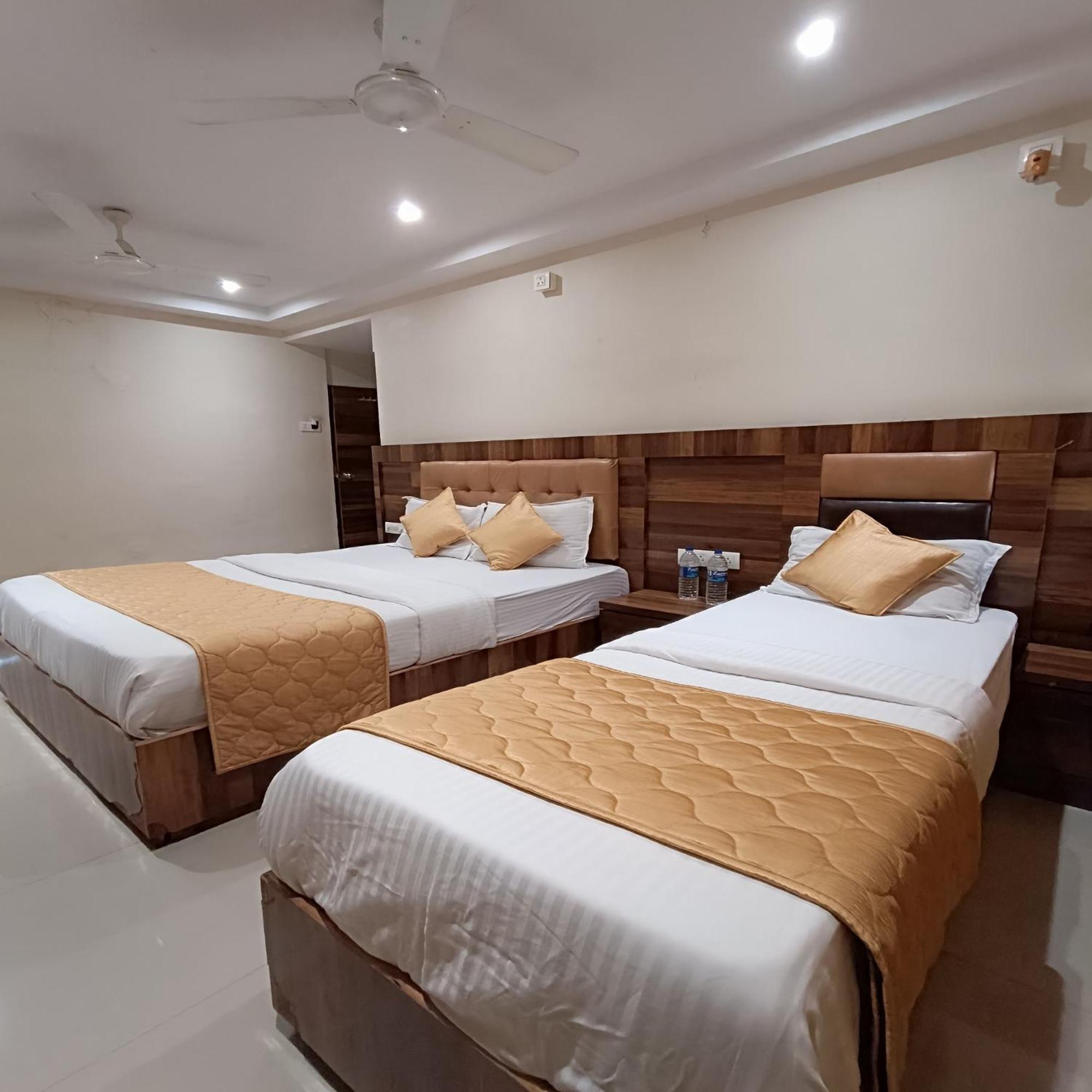 Rk Hotel-Near Grant Road Railway Station Βομβάη Εξωτερικό φωτογραφία