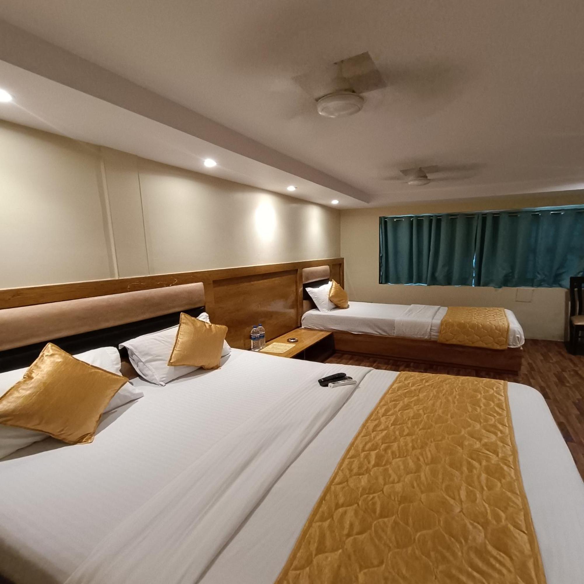 Rk Hotel-Near Grant Road Railway Station Βομβάη Εξωτερικό φωτογραφία