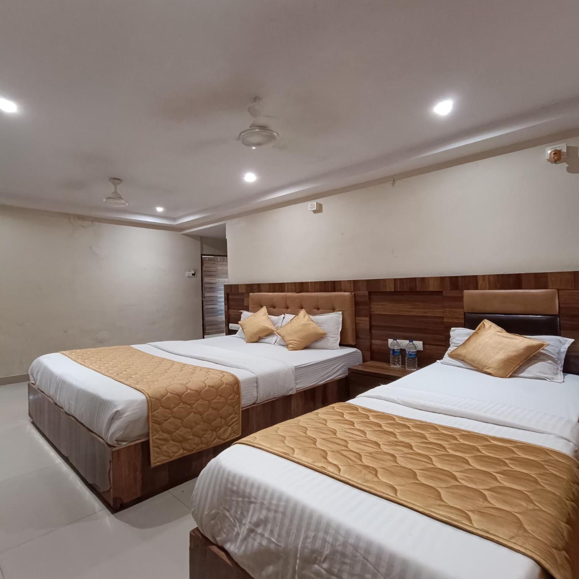 Rk Hotel-Near Grant Road Railway Station Βομβάη Εξωτερικό φωτογραφία
