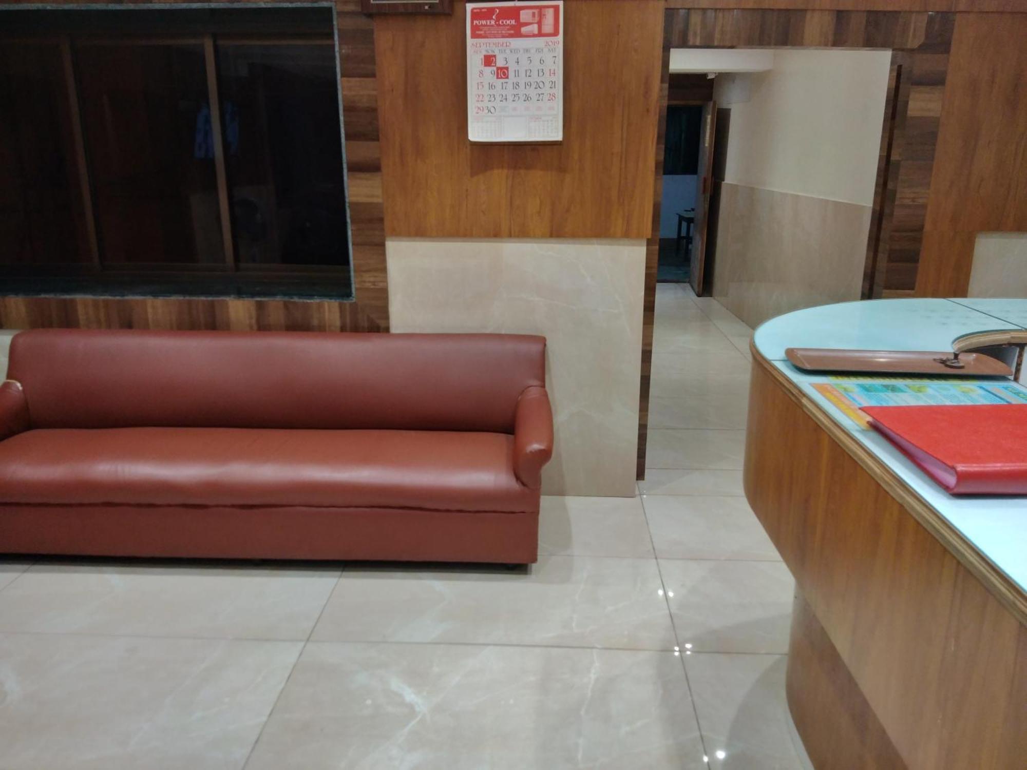 Rk Hotel-Near Grant Road Railway Station Βομβάη Εξωτερικό φωτογραφία